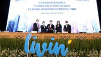 Mendorong pemulihan ekonomi dari dampak pandemi, Bank Mandiri menumbuhkan penyaluran kredit konsolidasi pada Juni 2021 sebesar 16,4% yoy menjadi Rp 1.014,3 triliun, termasuk pembiayaan ke segmen UMKM yang naik 20,1% menjadi Rp 98,3 triliun. Sedangkan laba bersih pada akhir Juni 2021 tumbuh 21,45% menjadi Rp12,5 triliun.