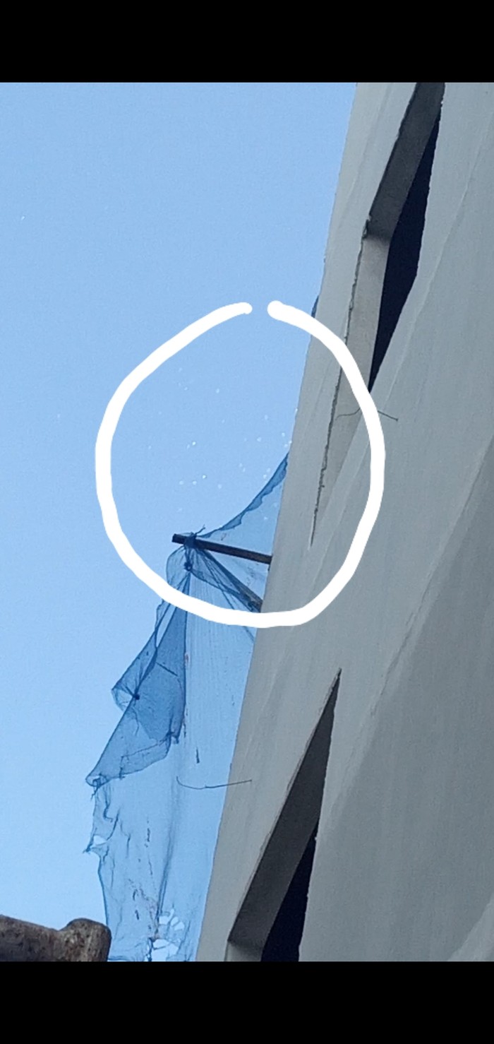 Warga merekam penampakan benda asing terbang di langit Bandung