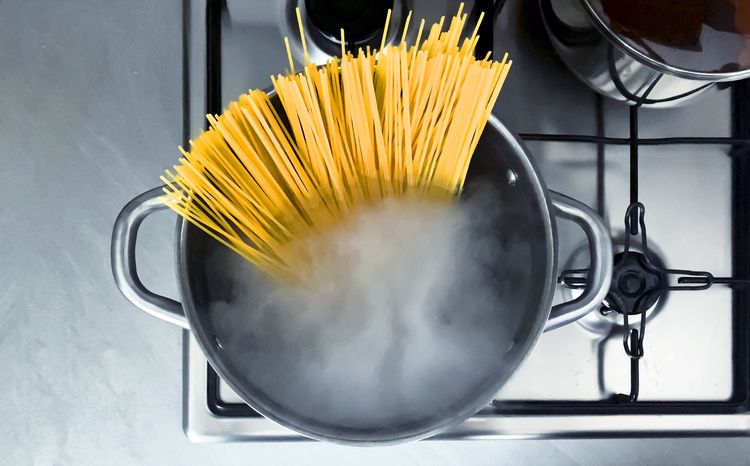 5 Cara Makan Spaghetti yang Benar Seperti Orang Italia