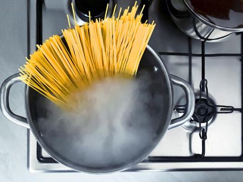 5 Cara Makan Spaghetti yang Benar Seperti Orang Italia