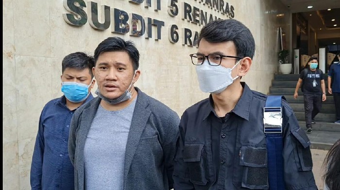 Pengacara Jerinx Tuding Ada 'Bos Kuat' di Belakang Adam Deni