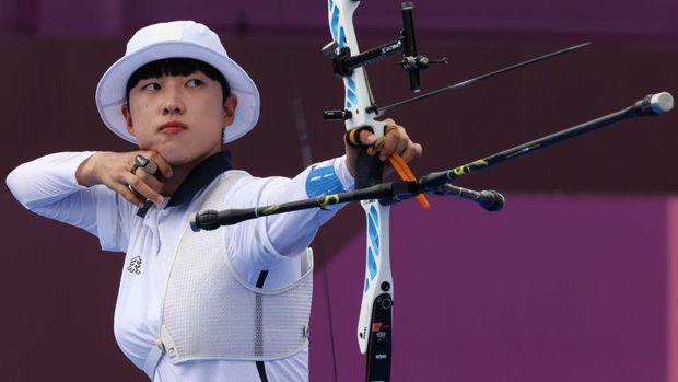 TOKYO, JAPAN - JULY 30: San An of Team South Korea competes in the archery Women's Individual 1/8 Eliminations on day seven of the Tokyo 2020 Olympic Games at Yumenoshima Park Archery Field on July 30, 2021 in Tokyo, Japan. (Photo by Justin Setterfield/Getty Images)
