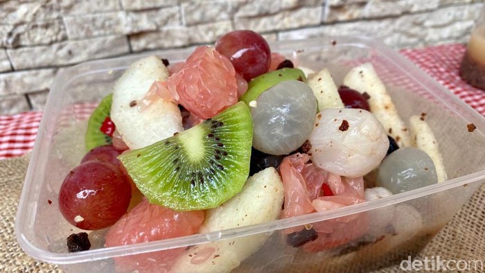 Super Mewah! Asinan Buah Ini Dibanderol Rp 500.000, Apa Saja Isinya?