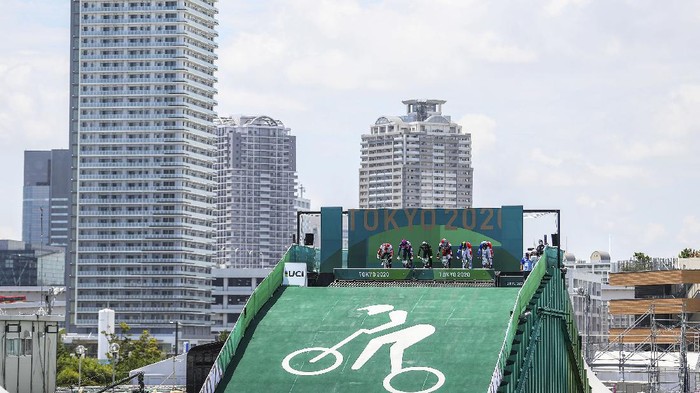 Sepeda buatan Gresik yakni Thrill Bicycle ikut berlaga di Olimpiade Tokyo 2020. Penasaran seperti apa potretnya? Yuk, lihat.