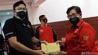 Adapun tugas dari posko darurat COVID-19 ini, membantu masyarakat terdampak COVID-19 khususnya yang sedang melakukan isolasi mandiri. Selain itu juga turut serta dalam pelaksanaan vaksinasi dan penyediaan oksigen medis. Selain itu, setiap posko memiliki call centre, disosialisasikan melalui spanduk dan baliho. Sehingga masyarakat bisa melaporkan ke call center tersebut. 