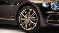 Bentley Flying Spur Hybrid Odyseean Edition menggendong baterai lithum ion 14,1 kilowatt, dengan mampu menmpuh perjalanan hingga 40 km dengan menggunakan tenaga listrik, seperti dalam pengujian WLTP Eropa. Foto: doc. Bentley/Motor1