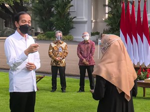 Dampingi Jokowi Salurkan BLT UMKM, BRI Paparkan Strategi Optimalisasi