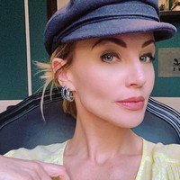 Setelah 10 tahun lepas dari kecanduannya, Brianne baru berani bicara terbuka soal kelainan seksnya itu. Kini, Brianne bisa menjalani hubungan pernikahan selama 16 tahuni. Foto: dok. Instagram