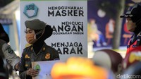 Kasatpol PP Jabar M Ade Afriandi mengatakan, pihaknya berupaya untuk melakukan sosialisasi dengan cara yang lebih humanis. Oleh karena itu, ia menggandeng para musisi yang terdampak pandemi untuk sama-sama mengingatkan masyarakat akan prokes.