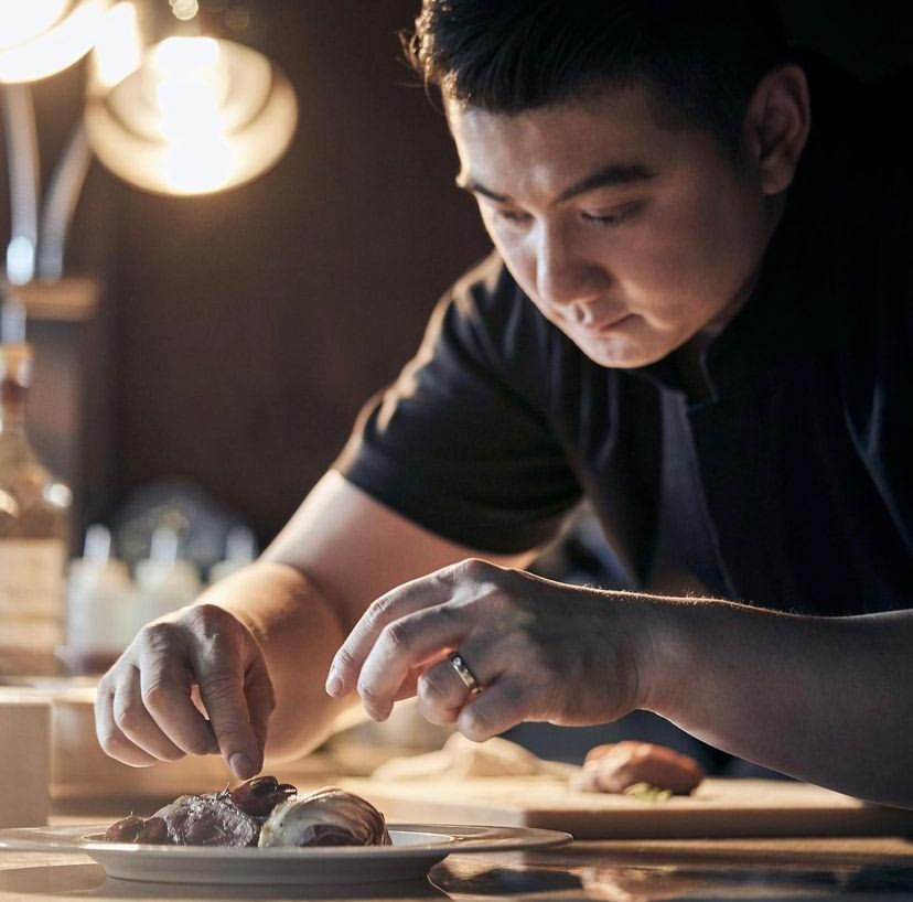 Chef Arnold Lelang Pisau Kesayangan untuk Amal, Ini Kisah di Baliknya