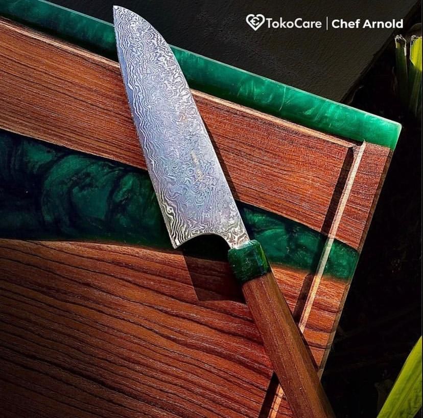 Chef Arnold Lelang Pisau Kesayangan untuk Amal, Ini Kisah di Baliknya