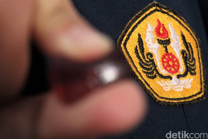Lima mahasiswa Universitas Padjadjaran ciptakan inovasi inovasi untuk bantu turunkan kecanduan rokok di Indonesia. Inovasi itu berupa permen atau Iozenges.