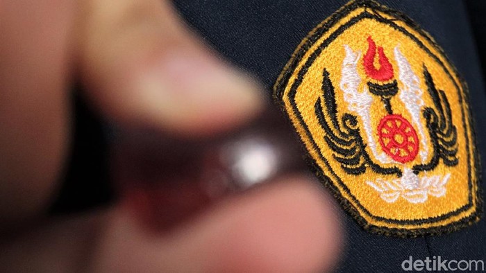 Lima mahasiswa Universitas Padjadjaran ciptakan inovasi inovasi untuk bantu turunkan kecanduan rokok di Indonesia. Inovasi itu berupa permen atau Iozenges.