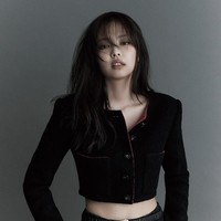 Idol kelahiran 1996 itu pun mengungkap alasannya membuka channel YouTube Jennierubyjane Official. Syuting konten YouTube terasa lebih seru dari dugaannya. Foto: dok. Elle Korea