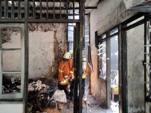 Kebakaran Perumahan Dosen ITS Tewaskan Anak 6 tahun, Korban Terkunci di Kamar
