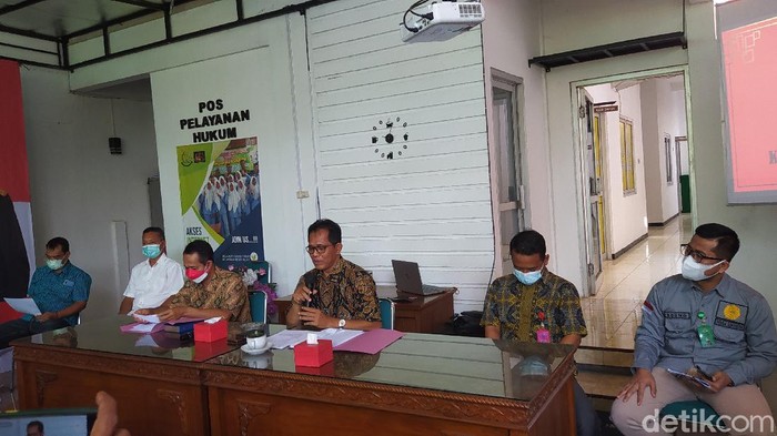 Kejari Blora tetapkan tiga tersangka kasus jual beli kios Pasa Induk Cepu, Jumat (30/7/2021).