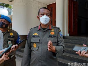 Makan Lebih dari 20 Menit, Sejumlah Warga Bandung Kena Tegur Satpol PP