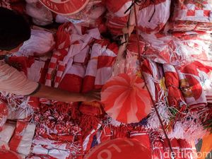 Video: Seberapa Cuan Pedagang Bendera Sekarang?