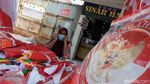 Penjual Bendera Musiman Mulai Marak Jelang Agustusan
