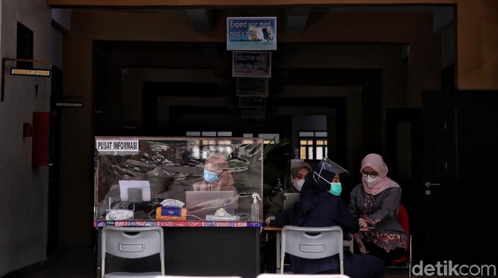 Program vaksinasi COVID-19 terus digencarkan di Ibu Kota Jakarta. Kali ini giliran sejumlah anak berkebutuhan khusus di Jakarta Utara disuntik vaksin COVID-19.