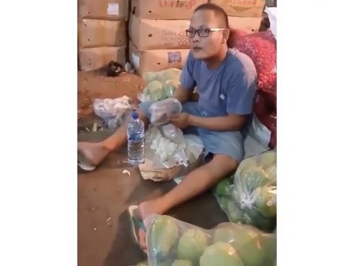 Pria Mirip Sule yang bernama Jun asal Brebes.