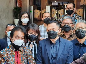 Kisruh Serempetan Roy Suryo-Lucky Alamsyah Berakhir Perdamaian