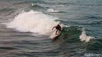 Di antaranya pantai Pangandaran, pantai Batukaras, pantai Batumandi, pantai Batugajah, pantai Cijeruk dan lainnya.