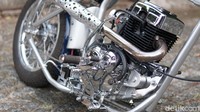 Motor ini memang sengaja tidak didesain oleh Abraham sebagai motor yang ramah digunakan atau untuk harian. Sebagai motor signature, Abraham ingin membuat motor ini menjadi wadah dari kreatifitasnya.  Foto: Muhammad Hafizh Gemilang