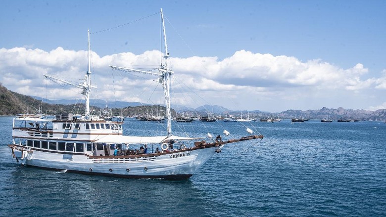 Terdampak Pandemi, Kunjungan Wisatawan ke Labuan Bajo Menurun Jumlah kunjungan wisatawan ke Labuan Bajo, Nusa Tenggara Timur, mengalami penurunan Pada periode Januari-Juli 2021 jumlah wisatawan berkisar 19 ribu.