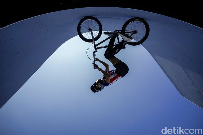 Tokyo Olympics BMX Cycling Anthony Jeanjean of France makes a jump during a BMX Freestyle training session at the 2020 Summer Olympics, Tuesday, July 27, 2021, in Tokyo, Japan. (AP Photo/Ben Curtis)