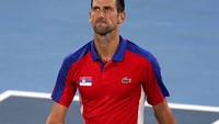 Pada pertandingan di Ariake Coliseum, Jumat (30/7/2021), Djokovic membuang keunggulan di set pertama. Petenis Serbia itu akhirnya menyerah di tangan Zverev dengan skor akhir 6-3, 3-6, 1-6 usai berduel selama dua jam.
