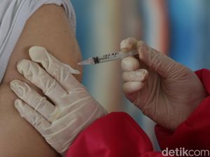 Polisi Selidiki NIK Warga DKI Dipakai Orang Lain untuk Vaksin di Tangsel