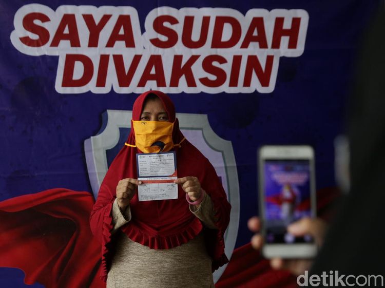 Vaksin Jadi Syarat Beraktivitas, Vaksinasi COVID-19 Gencar di Jakarta