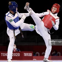 Ialah Julyana Al-Sadeq, atlet Taekwondo asal Yordania yang bertanding di Olimpiade Tokyo 2020. Dilansir dari Independent, Julyana menarik banyak perhatian di media sosial, karena kemiripannya dengan penyanyi dan aktris pop berusia 35 tahun itu. Foto: Dok. Instagram @juliana_alsadeq.
