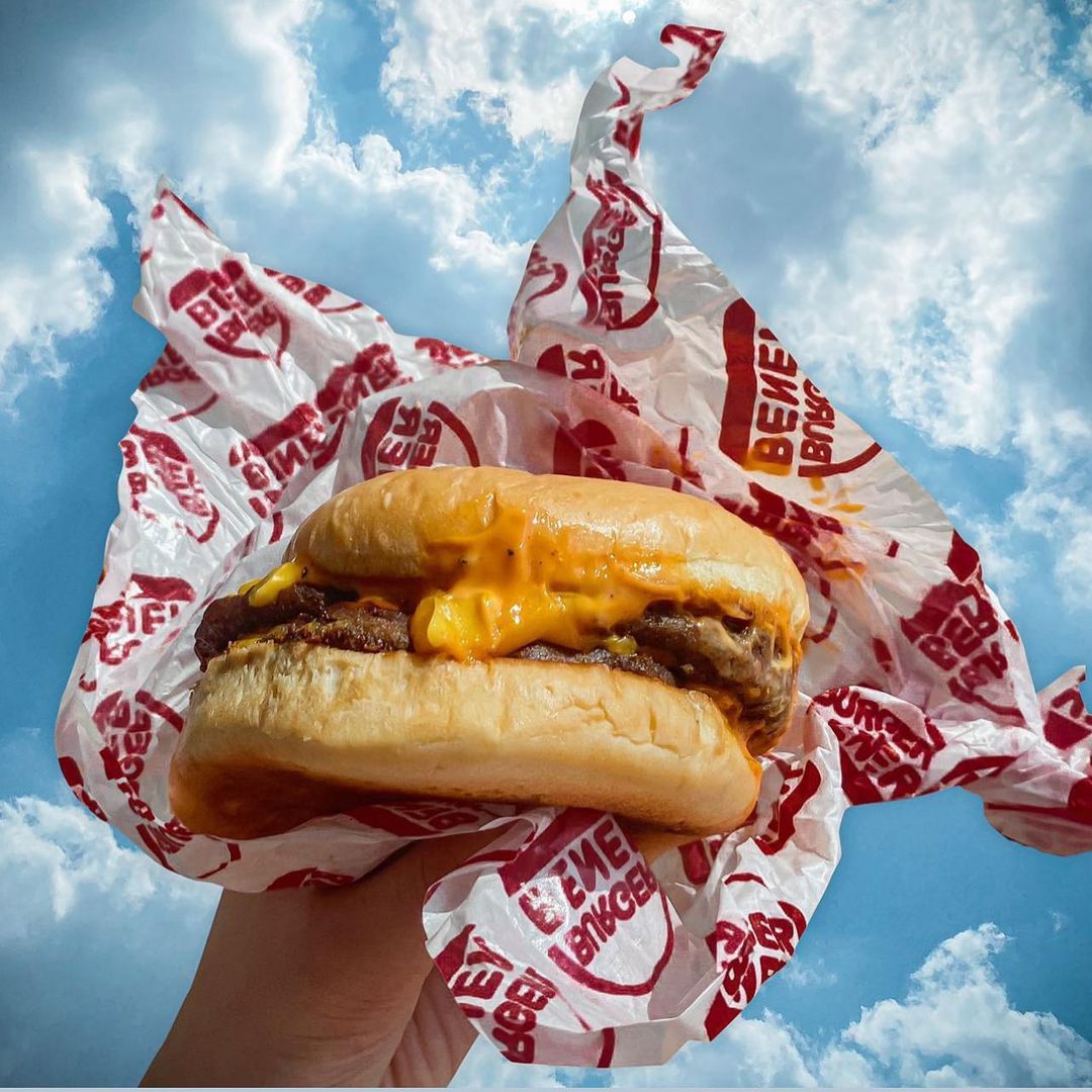 5 Burger Enak dan Murah di Depok, Mulai dari Rp 17 Ribu!
