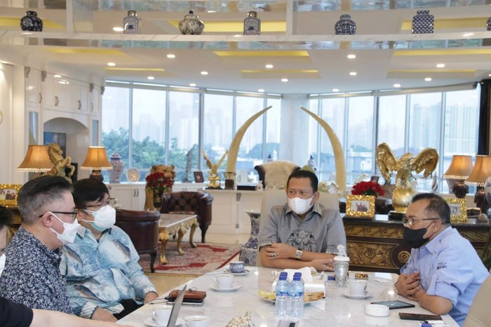 Bamsoet Dukung Pemanfaatan VR dan AI untuk Pengembangan Usaha