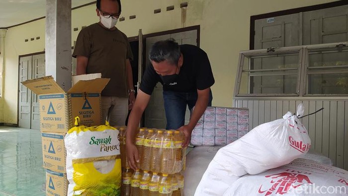 Bantuan yang akan didistribusikan oleh Isoman Iso bagi warga isoman di Magelang Raya.