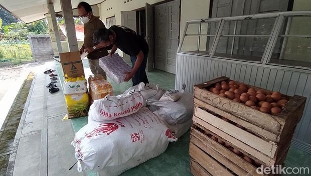 Bantuan yang akan didistribusikan oleh Isoman Iso bagi warga isoman di Magelang Raya.
