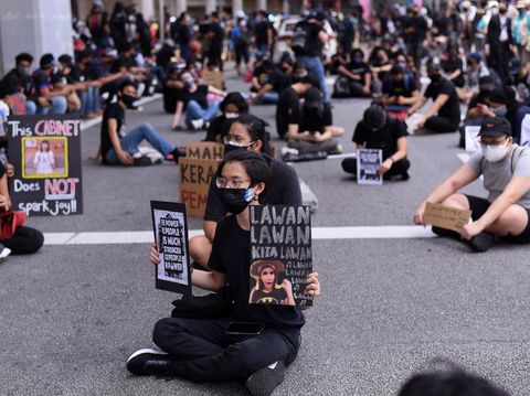 Malaysians take part in a rare anti-government rally in Kuala Lumpur on July 31, 2021, despite a tough Covid-19 coronavirus lockdown in place restricting gatherings and public assemblies. (Photo by Arif KARTONO / AFP)