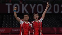 Sementara di ganda putra, Hendra Setiawan/Mohammad Ahsan akan melawan Aaron Chia/Soh Wooi Yik dalam upaya meraih medali perunggu di Olimpiade Tokyo 2020.