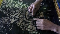 Lukisan ini dijual antara Rp80 ribu-Rp1 juta per lukisan berbagai macam ukuran dengan waktu pengerjaan 2-3 hari.