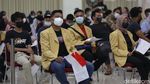 Momen Vaksinasi 1.100 Mahasiswa di Bekasi
