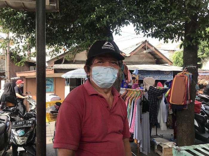 Pedagang di Pasar Tradisional Lokasi Binaan Kramat Jati, Jaktim