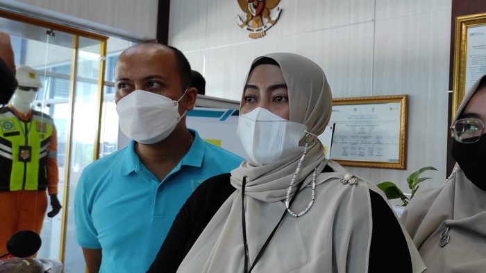Petugas PLN yang diludahi pelanggan, Ayu Miranda