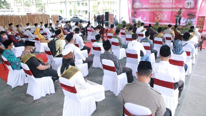 Polda NTB sebar 3.000 vaksin COVID-19 dan 3 ton sembako di puncak peringatan 30 tahun Akpol 91 mengabdi