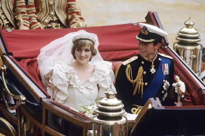 Potongan Kue Pengantin Pangeran Charles dan Putri Diana Ini Dilelang Rp 8,1 Juta