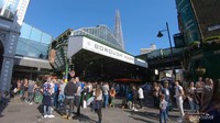 Salah satu pintu masuk Borough Market