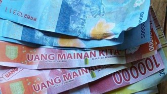 Remaja Asal Jombang Top Up Saldo Pakai Uang Mainan, Berakhir Diciduk Polisi