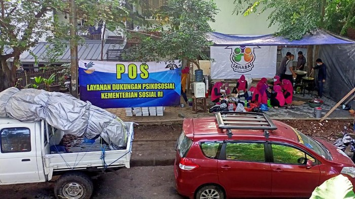 Uncle Teebob Jual Dua Mobil untuk Dapur Isoman