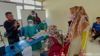 Secara terpisah Anggota DPR RI Dapil Jawa Tengah IX Dewi Aryani menyampaikan, vaksin yang digunakan untuk difabel Kabupaten Tegal, merupakan vaksin dari Kementrian Kesehatan.